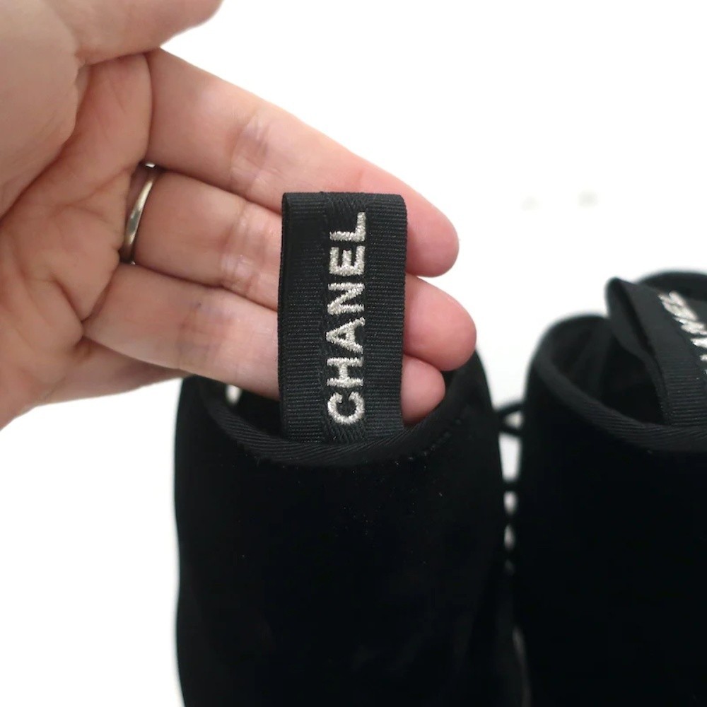 Chanel 17B CC Cap Toe Combat Boots Black Velvet Size 37.5 Lace-Up Ankle Boots - Picture 10 of 12